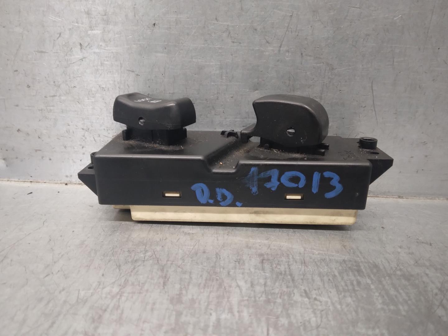 OPEL Monterey 1 generation (1992-1999) Front Right Door Window Switch 8971332471 19926870