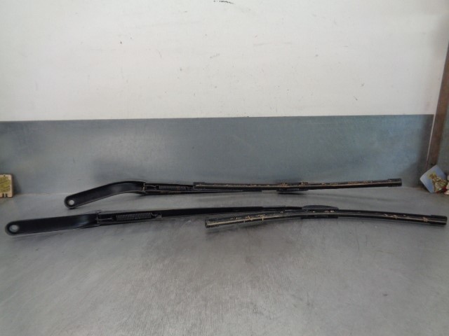 BMW X5 E53 (1999-2006) Front Wiper Arms 61617075612, 61617132216 19924399