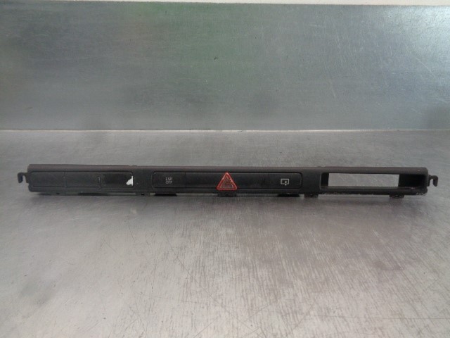 AUDI A8 D3/4E (2002-2010) Hazard button 4E1927137 23750437