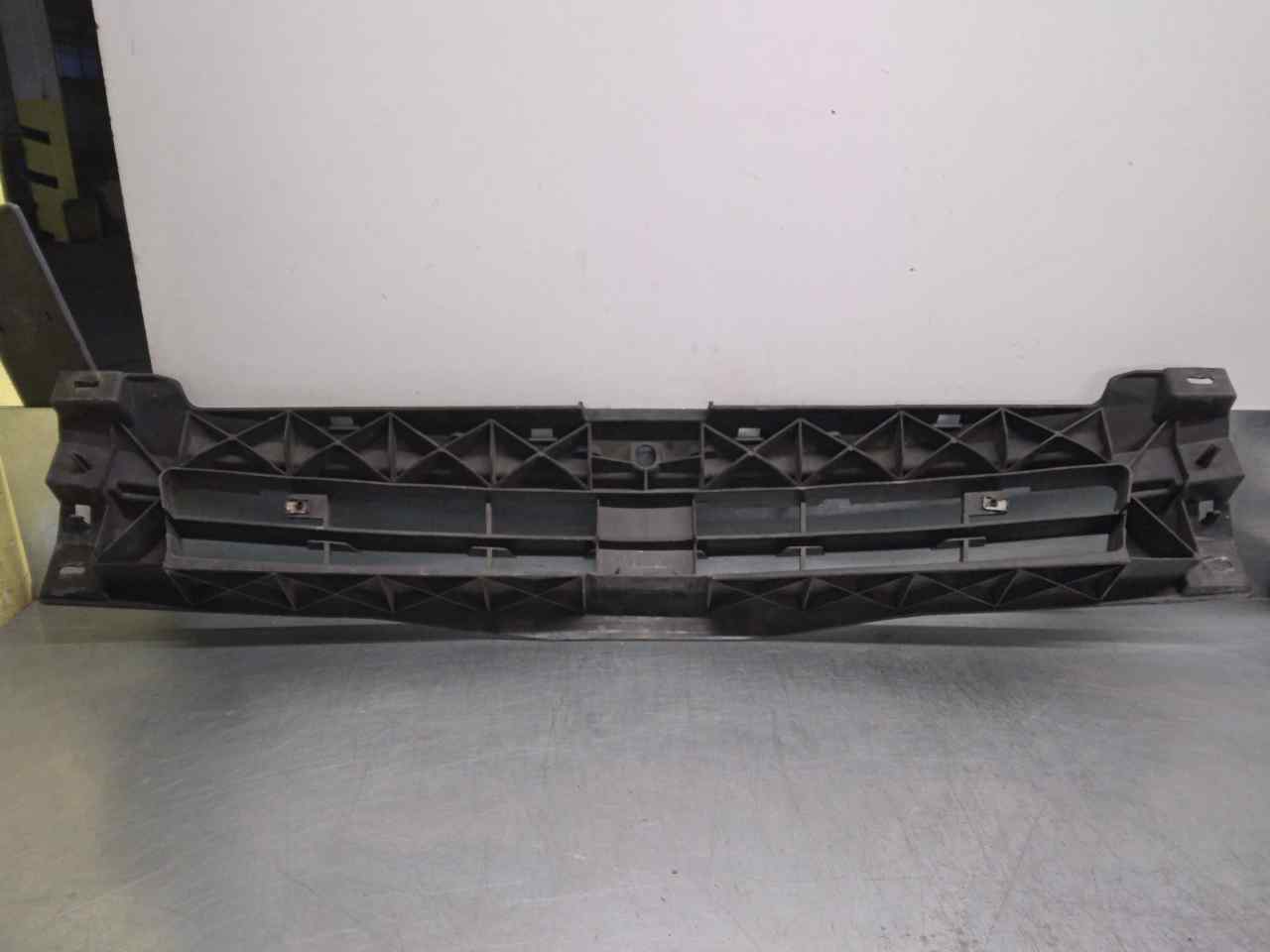 NISSAN Primastar 1 generation (2002-2014) Radiator Grille 620300102R 19854881