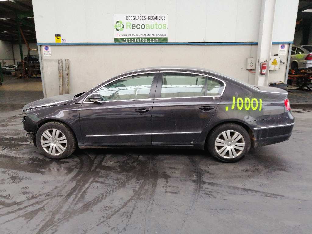 VOLKSWAGEN Passat B6 (2005-2010) Главина на предно дясно колело 3C0407258F+ 19678077