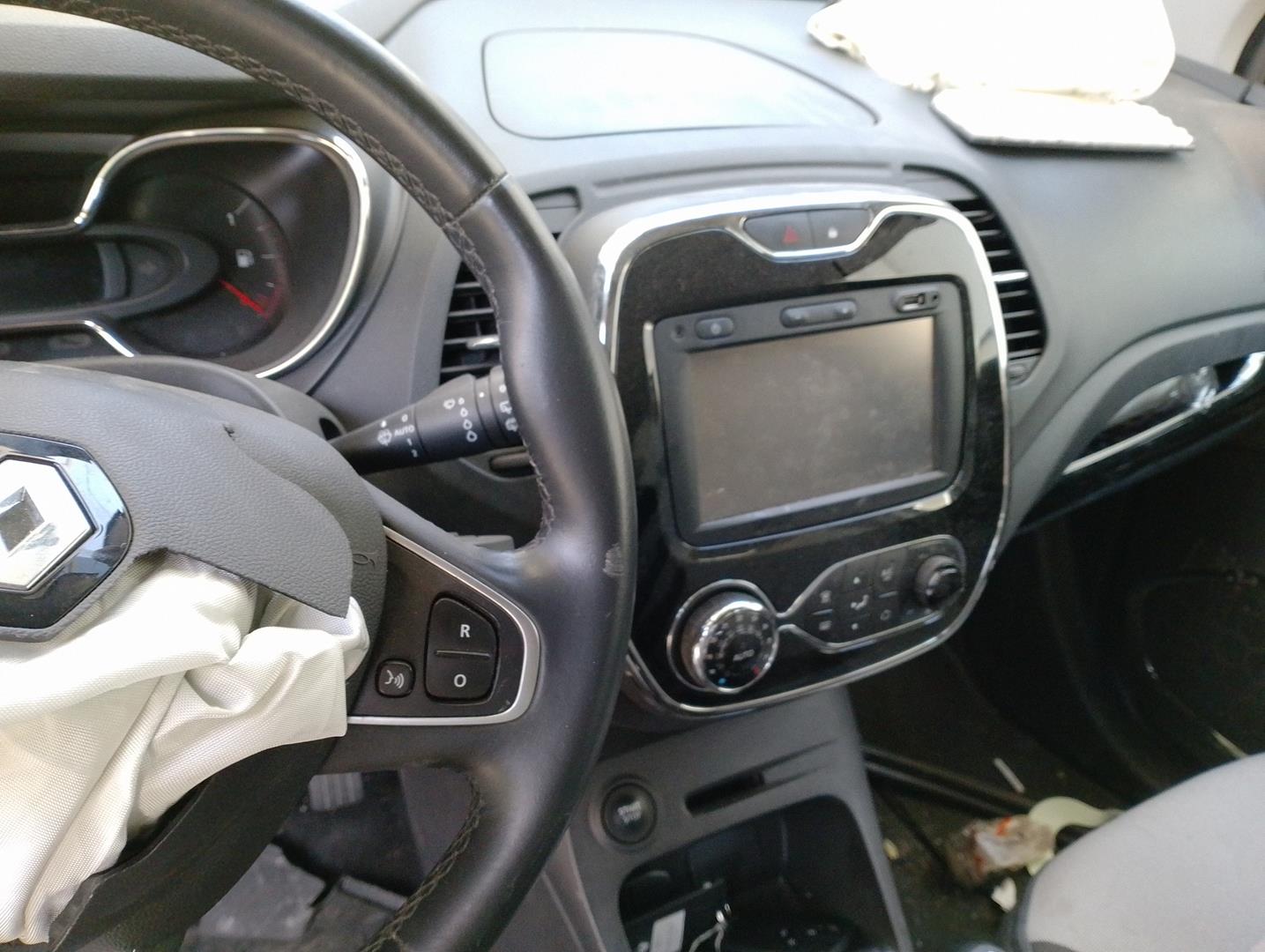 RENAULT Clio 4 generation (2012-2020) Galinių dešinių durų langų pakėlimo mygtukas 254218614R 24150759