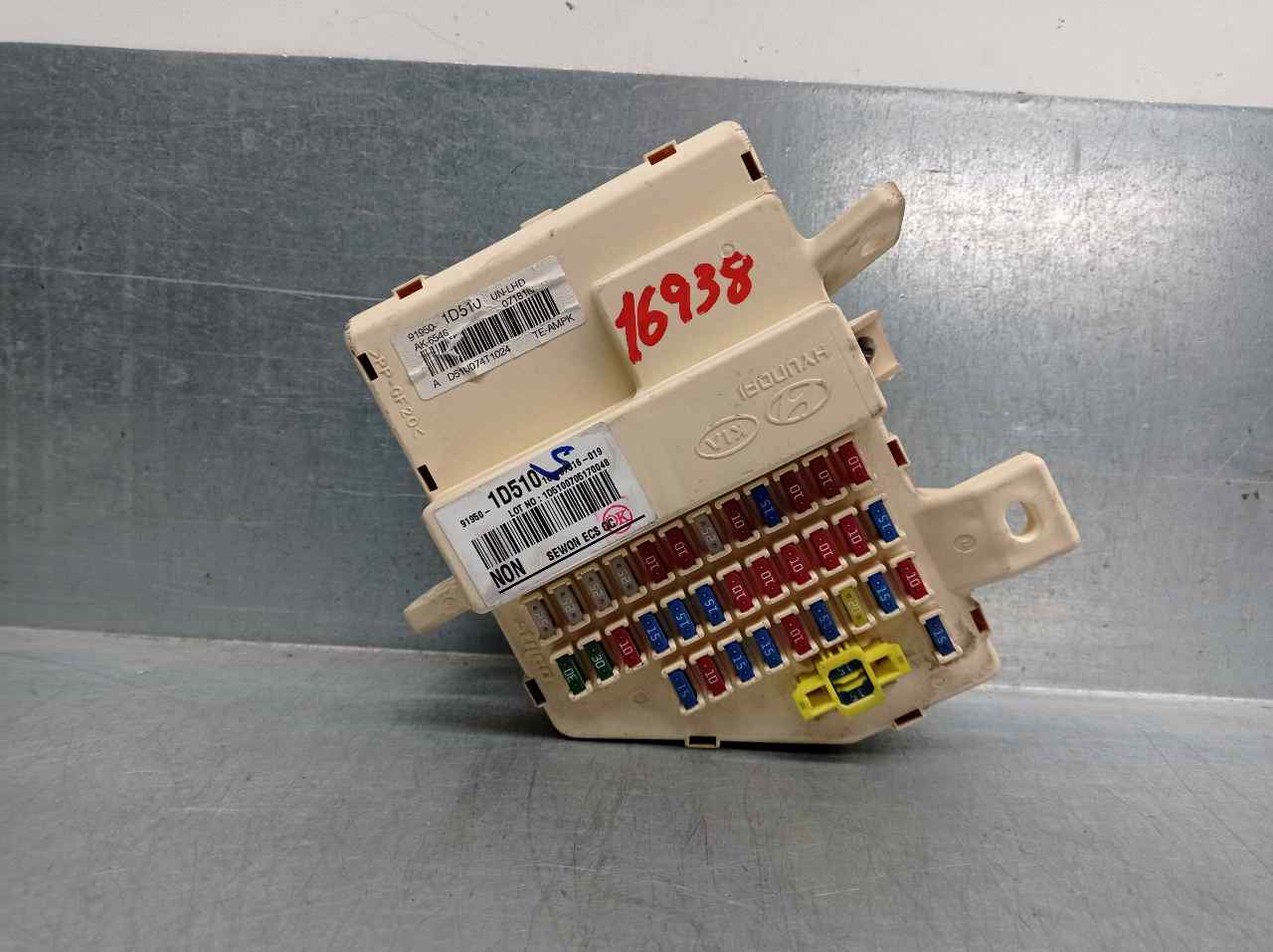 KIA Carens 3 generation (RP) (2013-2019) Fuse Box 919501D510 19859533