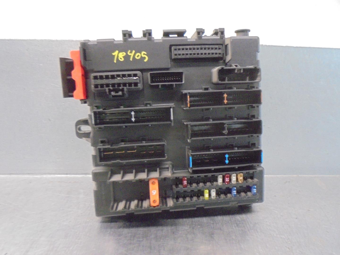 OPEL Vectra C (2002-2005) Fuse Box 13189926, 519046502 21107652