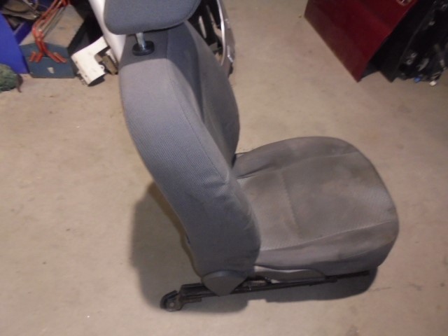 PEUGEOT Focus 2 generation (2004-2011) Front Left Seat 5PUERTAS,5PUERTAS+TELAGRIS 19800504