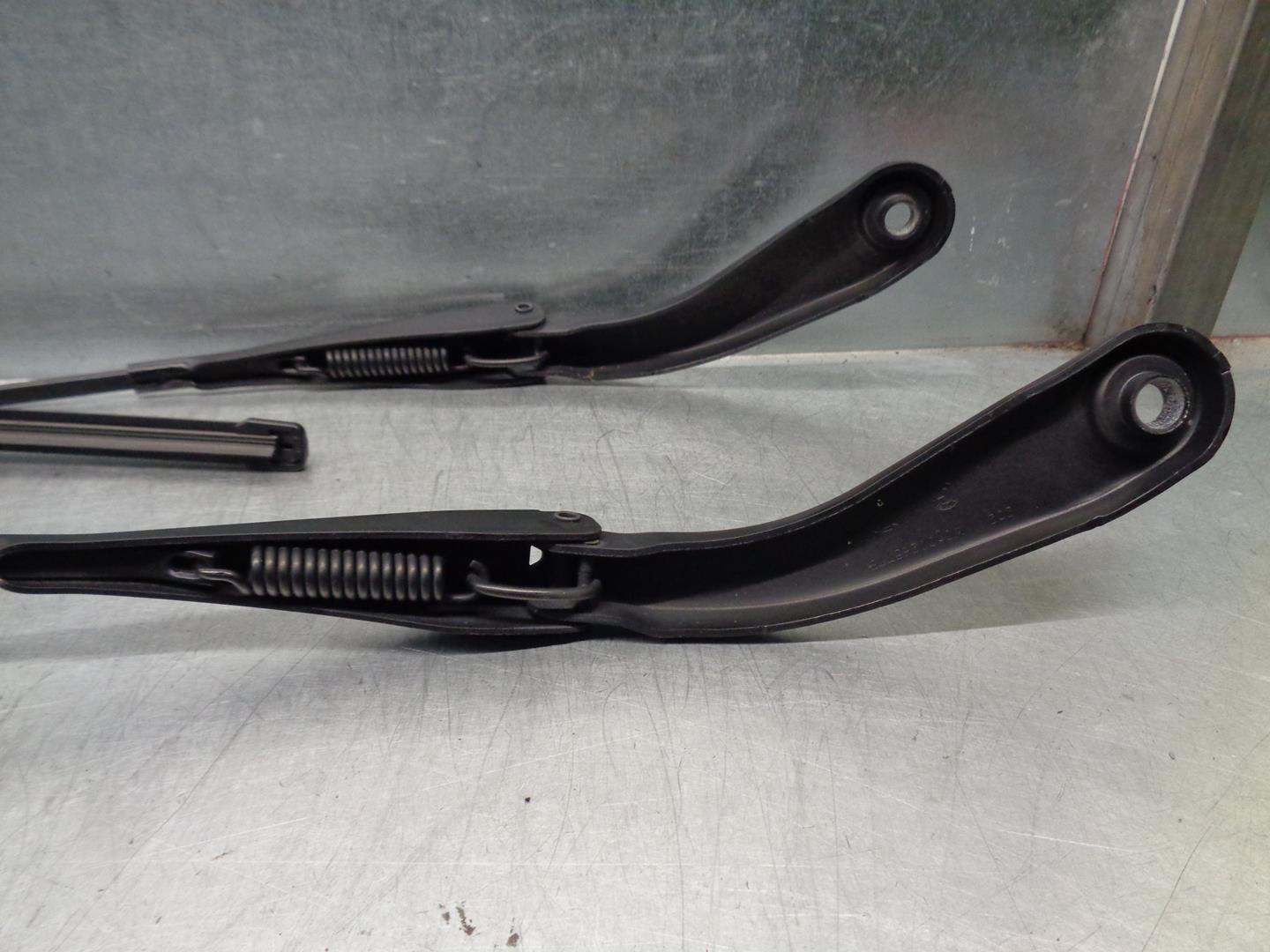 BMW 3 Series F30/F31 (2011-2020) Front Wiper Arms 61617260469 24119518