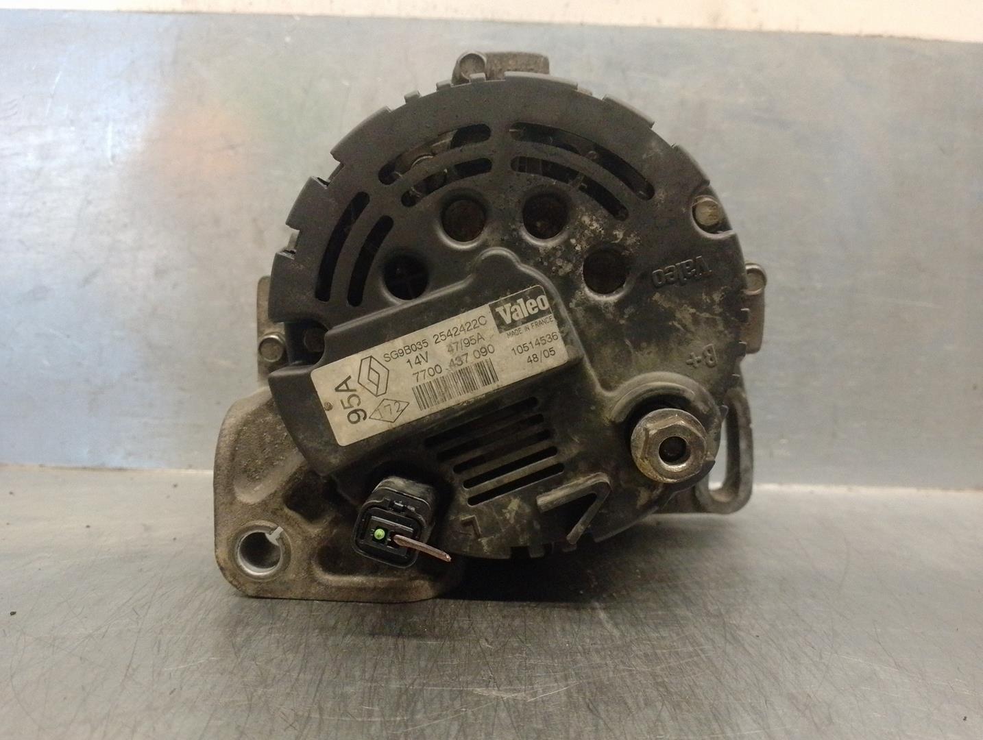 RENAULT Clio 2 generation (1998-2013) Alternator 7700437090, 2542422C, VALEO 21107329