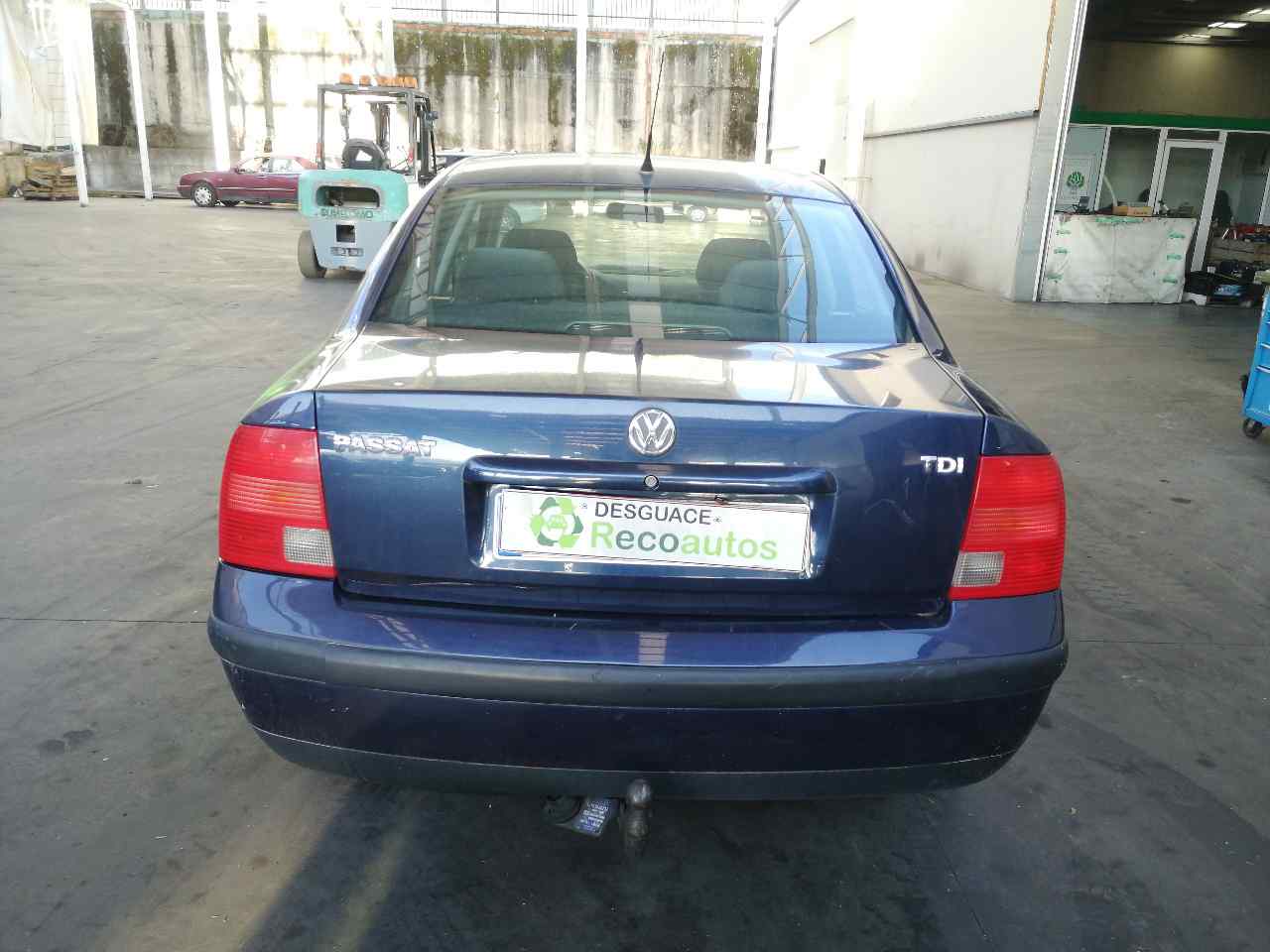 VOLKSWAGEN Passat B5 (1996-2005) Маторчик стеклоподъемника задней правой двери 4PUERTAS, 4PUERTAS+18PINES 19834247