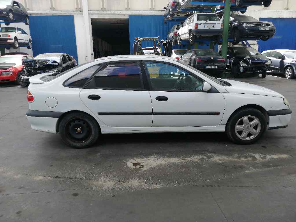 VAUXHALL Laguna 1 generation (1993-2001) Venstre baglygte 5PUERTAS,7700420122+ 19742619