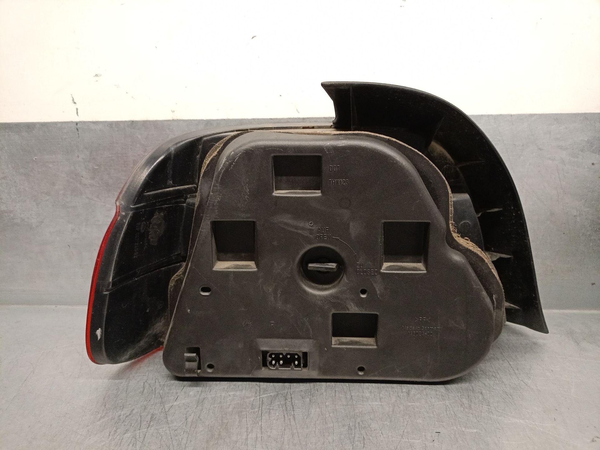 Pisca tras direito 256T1 63218363558 de Bmw 5 (e39) 2000-2003 143 CV - pieza usada