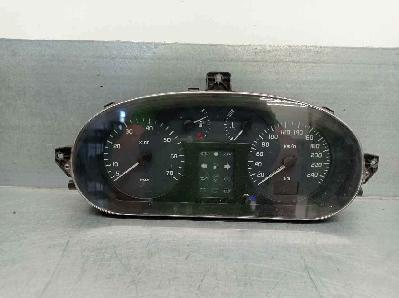 RENAULT Megane 1 generation (1995-2003) Speedometer P8200071820A, 216588693, SAGEM 20800997