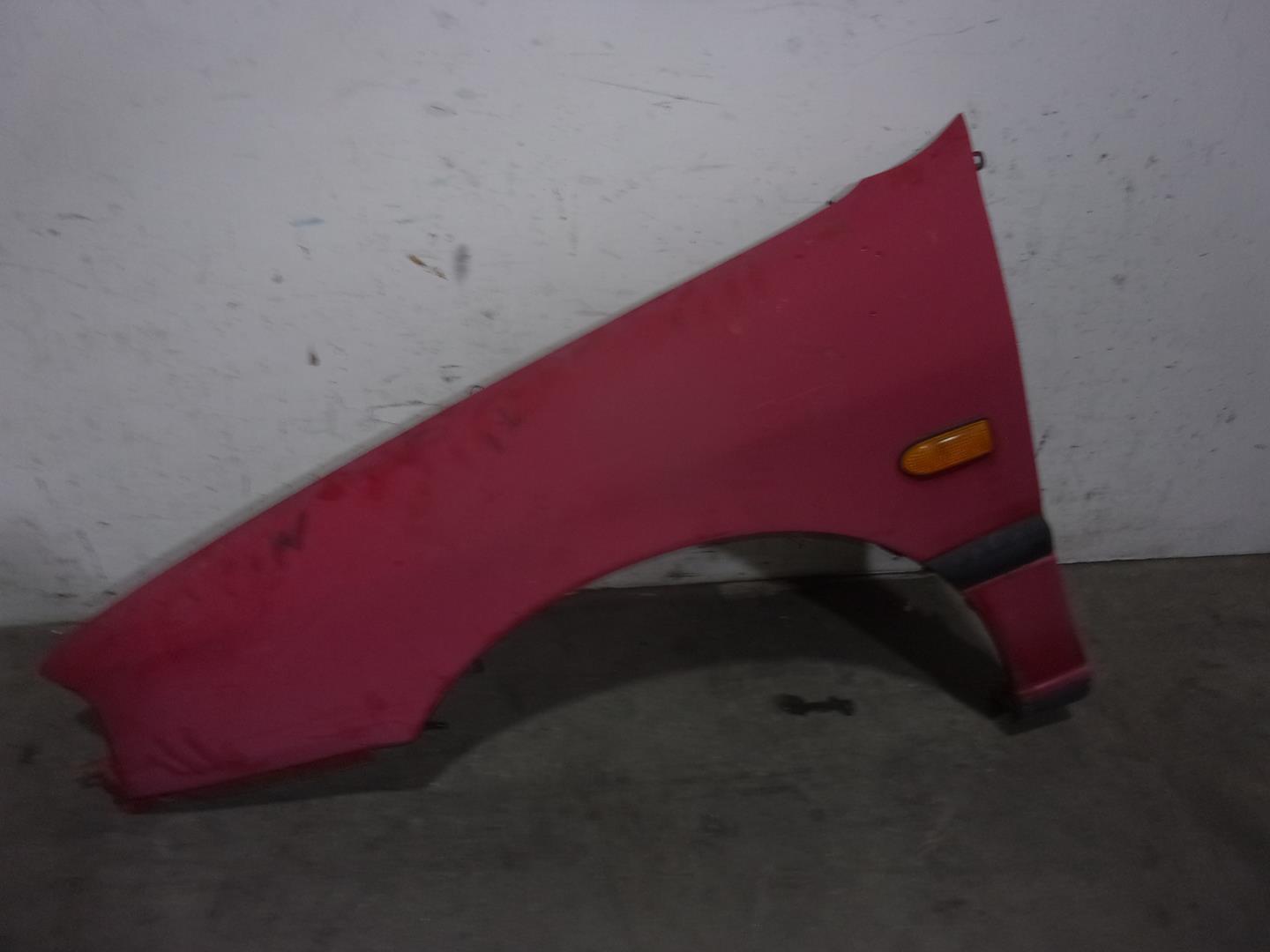 NISSAN Primera P10 (1990-1997) Front Left Fender 4972939, ROJA 24210130