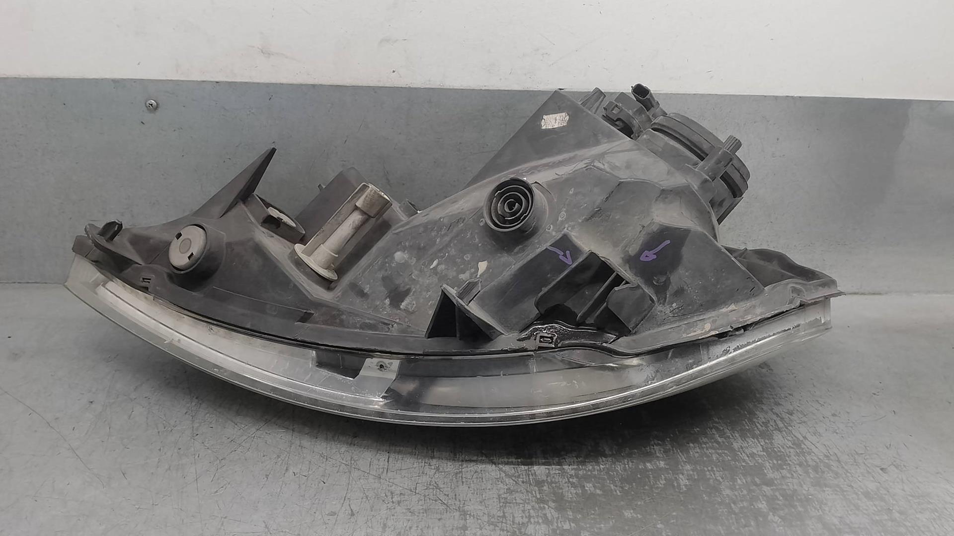 OPEL Vivaro A (2002-2006) Front Right Headlight 8200701356, 5PUERTAS 24227753