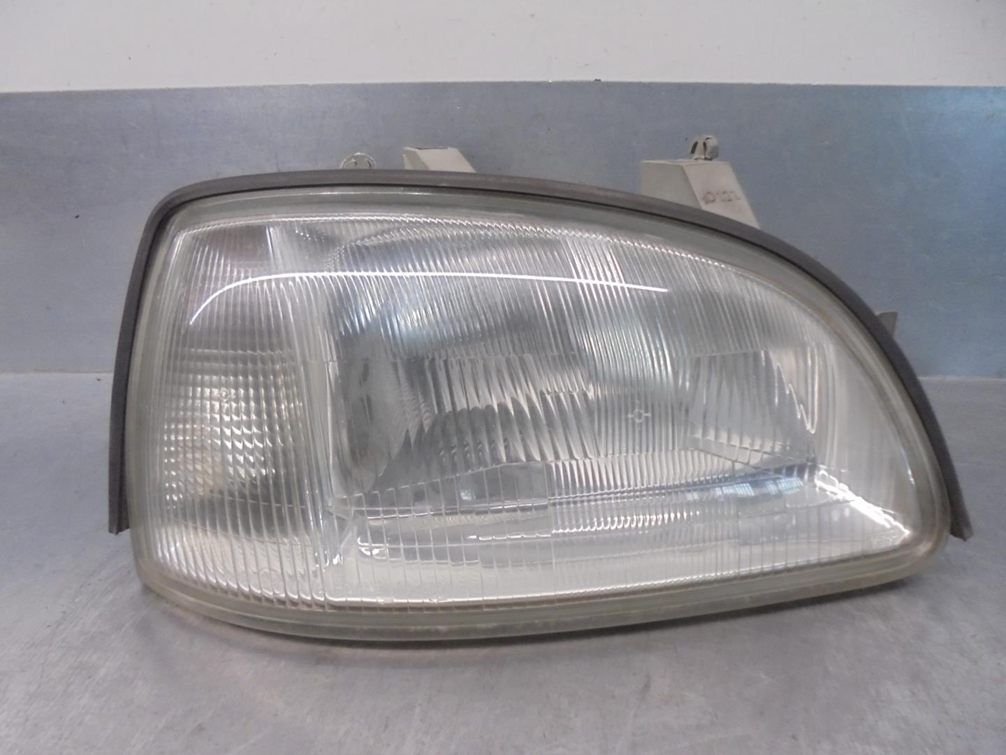 RENAULT Clio 3 generation (2005-2012) Front Right Headlight 67724289,086197,VALEO 24195677