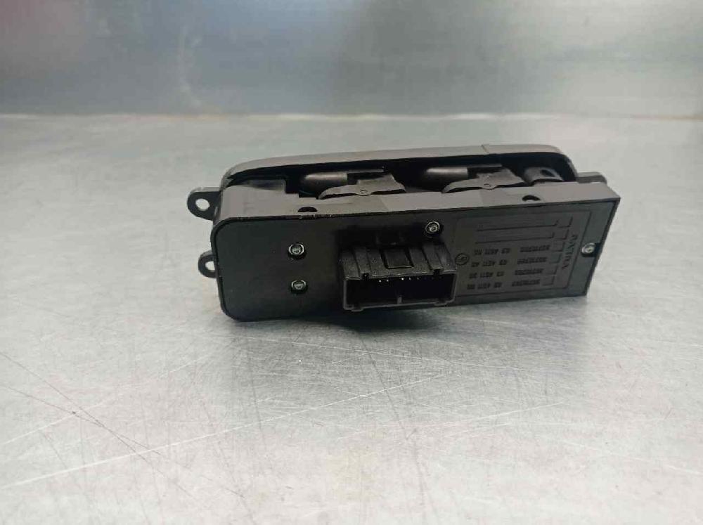 Commande léve-glace avant gauche D4204T 30710787 de Volvo S40 ii (544) 2006-2010 136 CV con 1 km - pieza usada