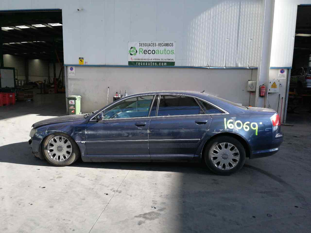 VAUXHALL A8 D3/4E (2002-2010) Vänster bakre inre öppningshandtag +4E0839019 24131678