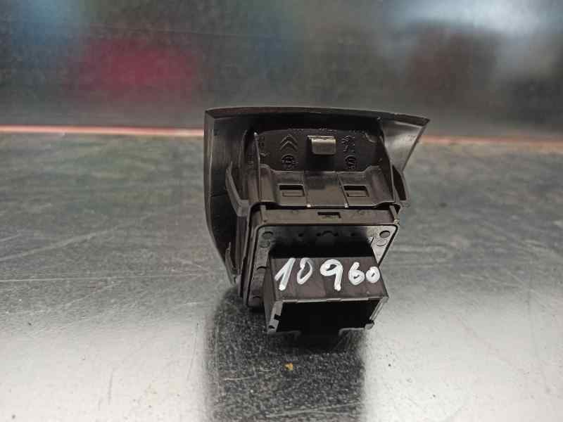Mando elevalunas trasero derecho BH02 9674559377 de Citroen C-elysee (dd_) 2014-0 99 CV con 1 km - pieza usada
