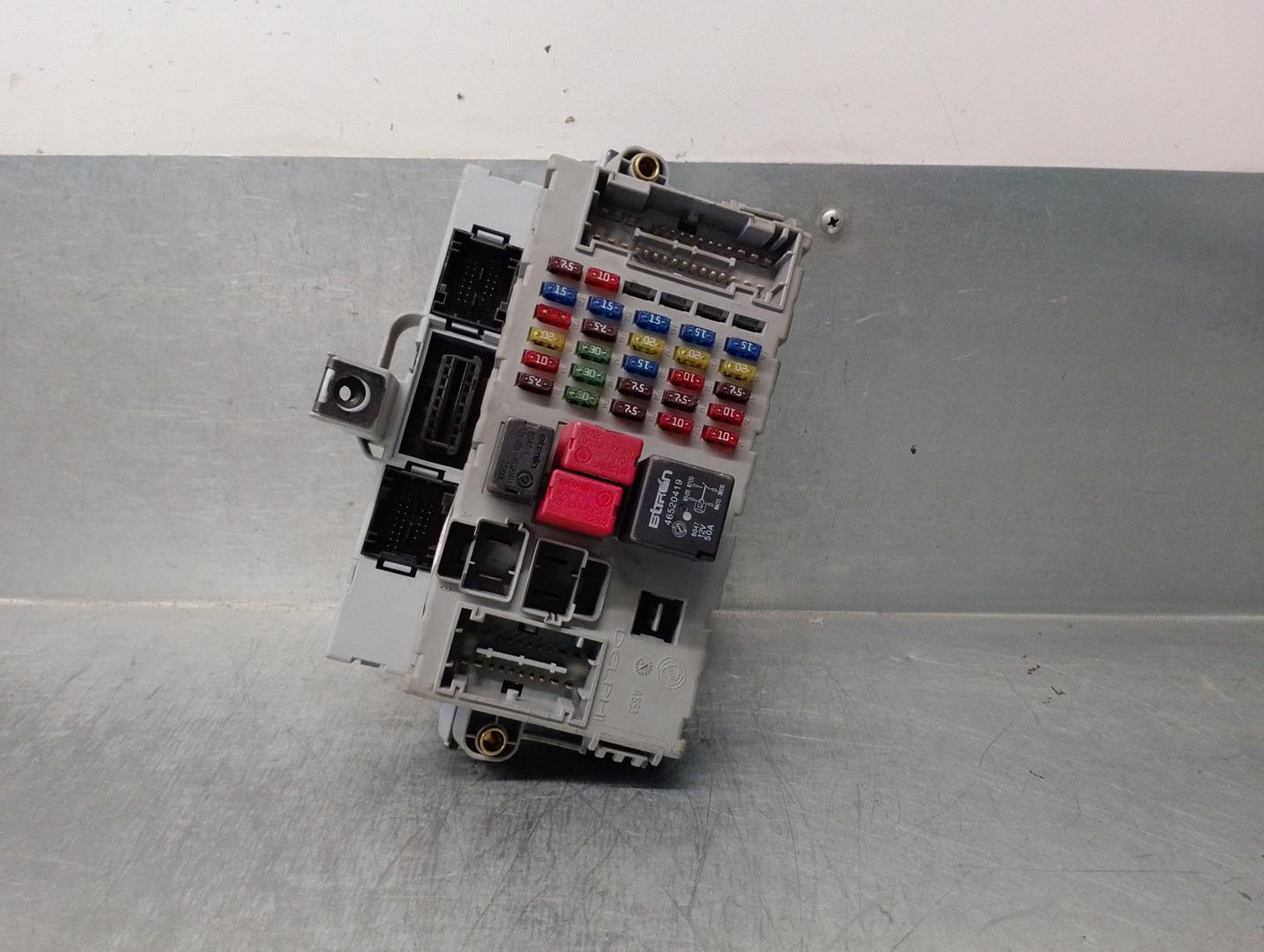 FIAT Punto 1 generation (1993-1999) Fuse Box 46788428NPL 21103667