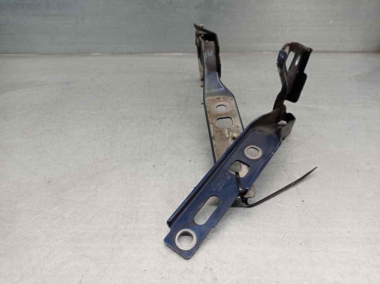 AUDI Q7 4L (2005-2015) Front Right Bonnet Hinge 4L0823301,4L0823302 19880815