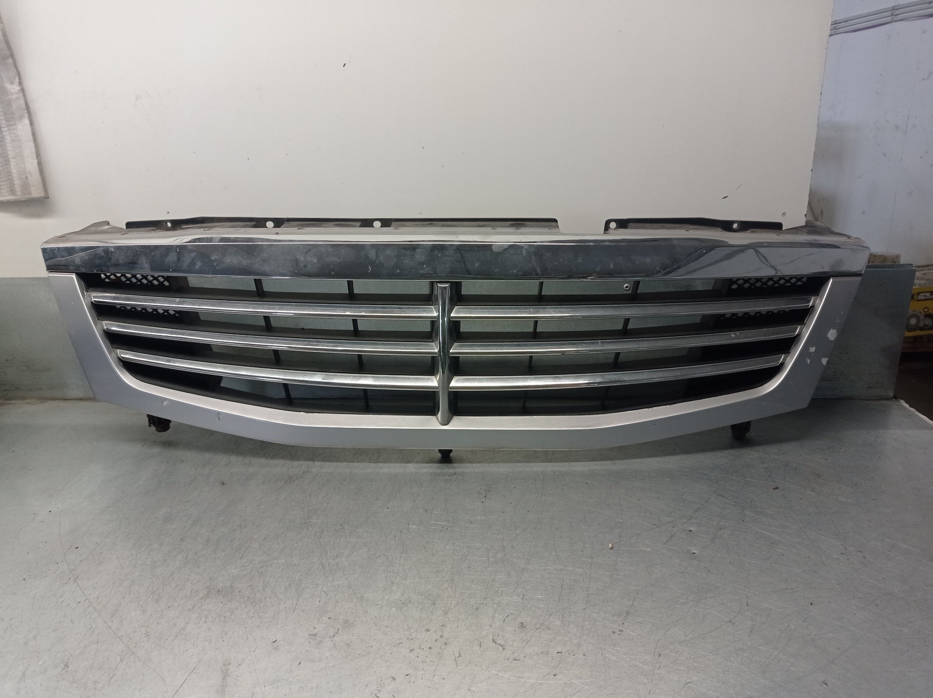 Rejilla delantera D27DT 7946008000 de Ssangyong Rexton / rexton ii (gab_) 2002-0 165 CV