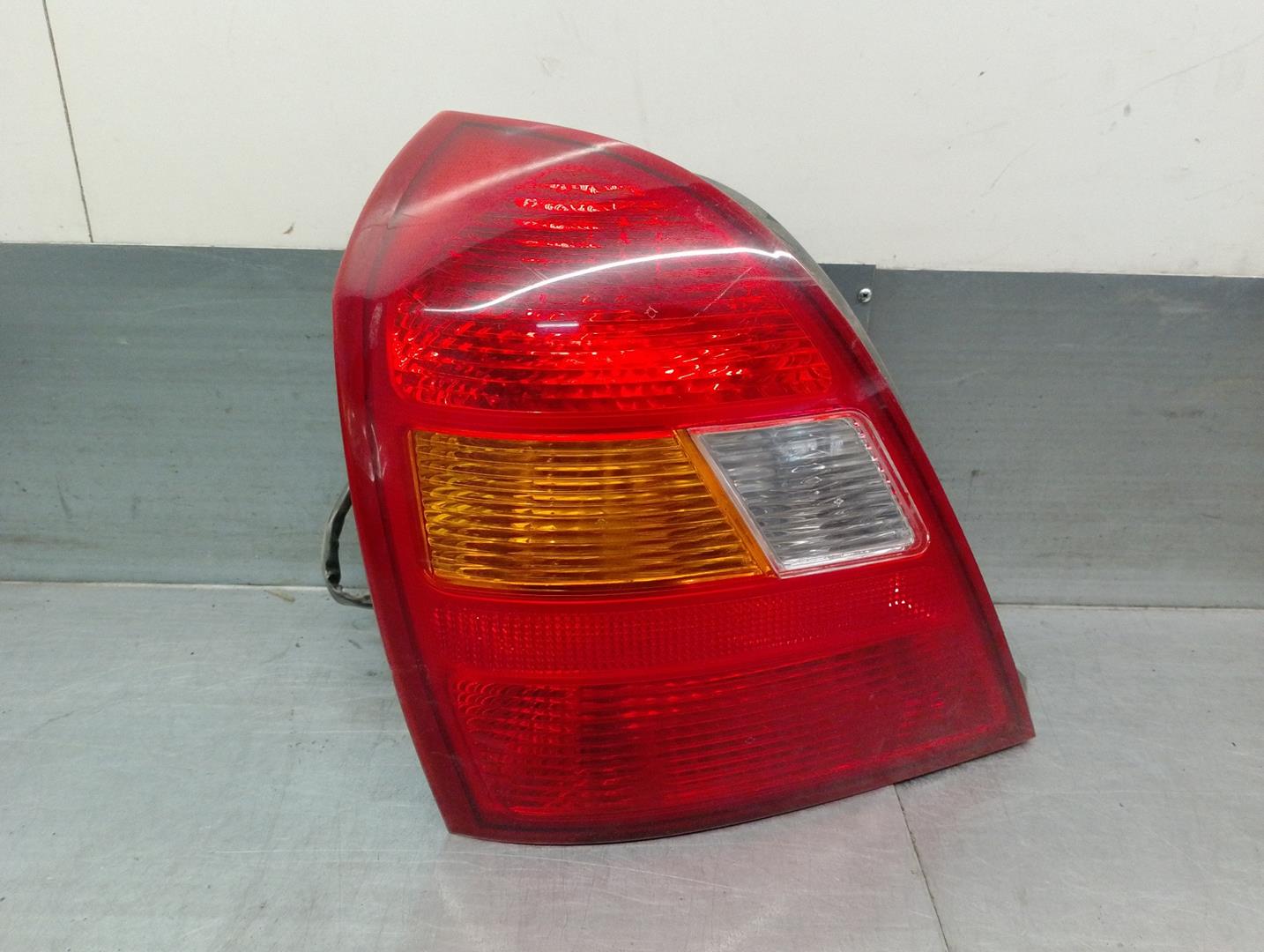 HYUNDAI Elantra XD (2000-2010) Rear Left Taillight 924112D010,5PUERTAS 24216689