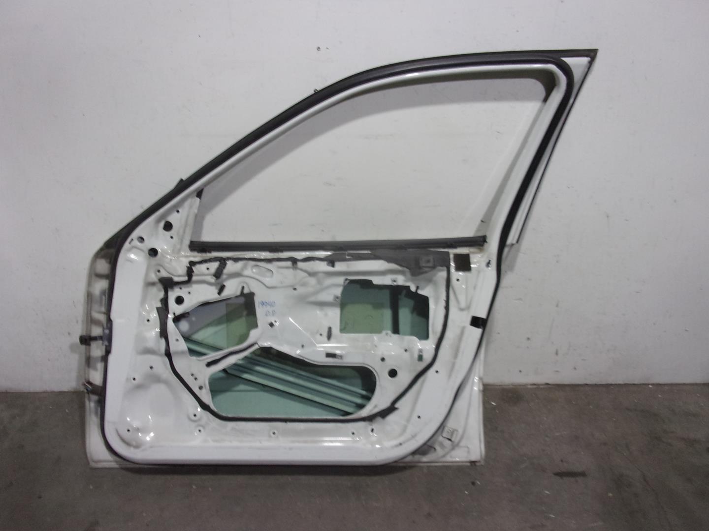 BMW 3 Series E46 (1997-2006) Front Right Door 41517034152,BLANCA,4PUERTAS 23957019