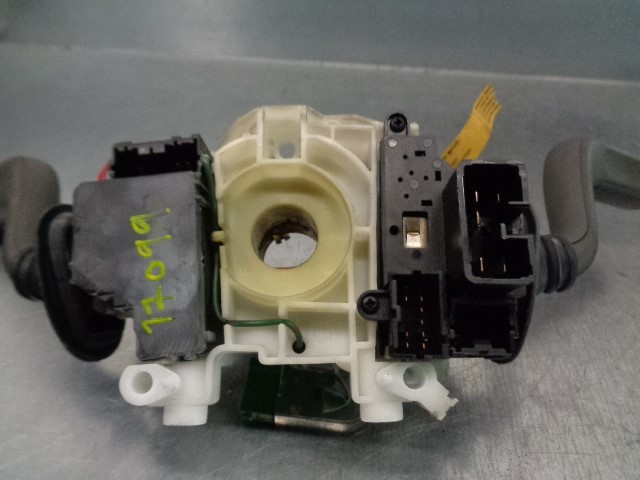 VOLVO V40 1 generation (1996-2004) Headlight Switch Control Unit 30808928, 30858318 19859234