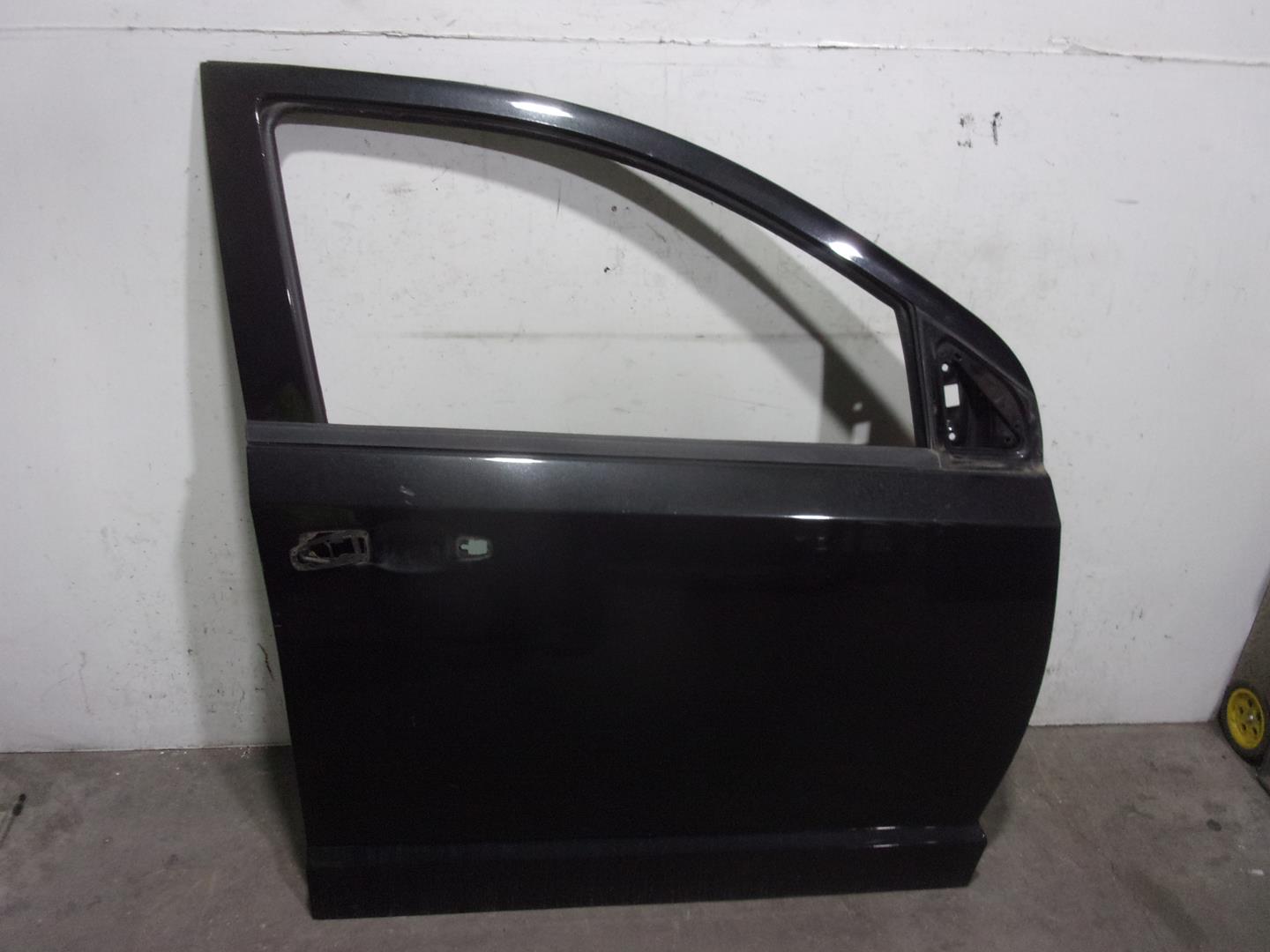 DODGE Journey 1 generation (2008-2020) Front Right Door K68067470AD,NEGRA,5PUERTAS 24207262