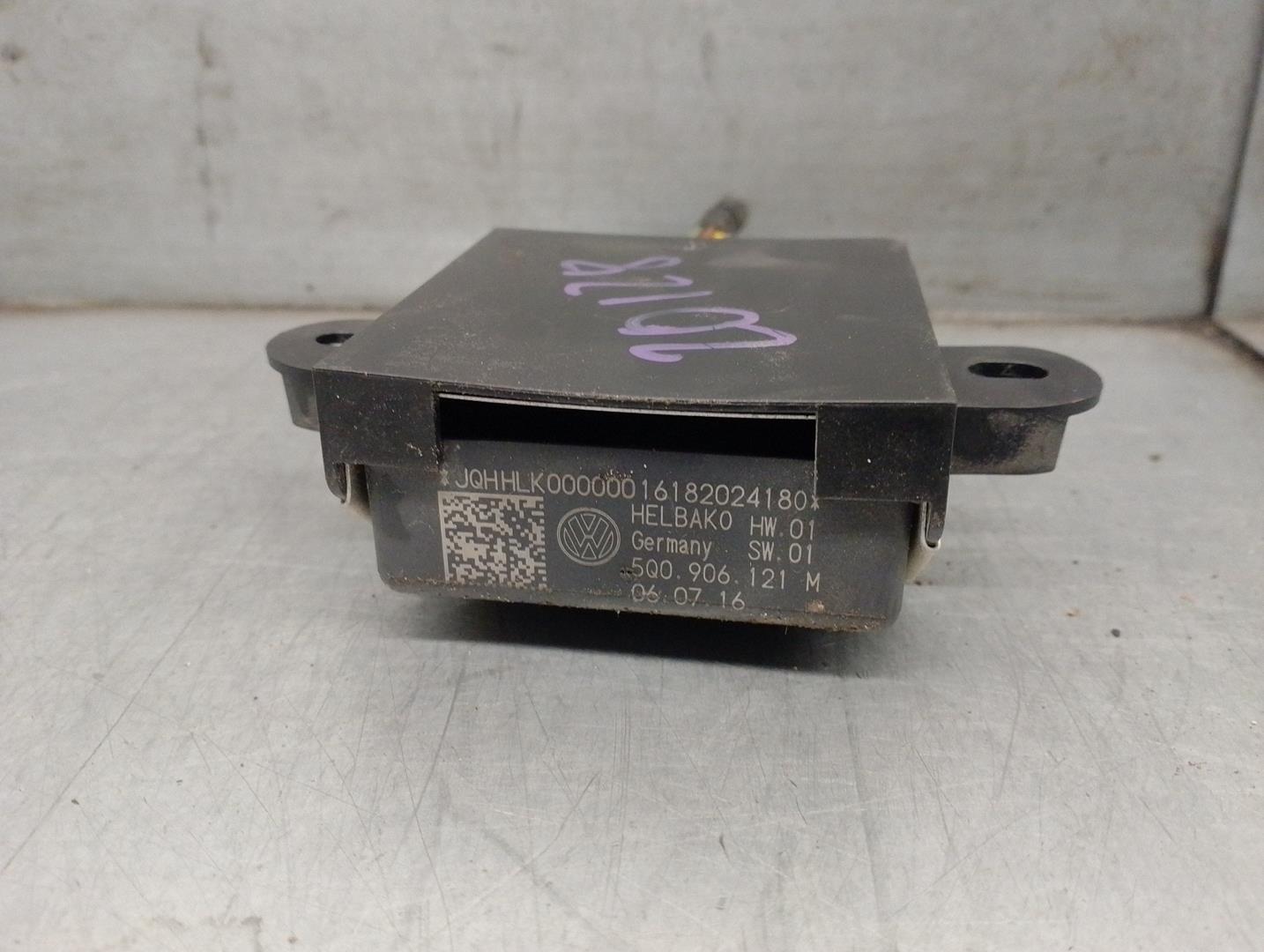 AUDI Q3 8U (2011-2020) Other Control Units 5Q0906121M 23966947