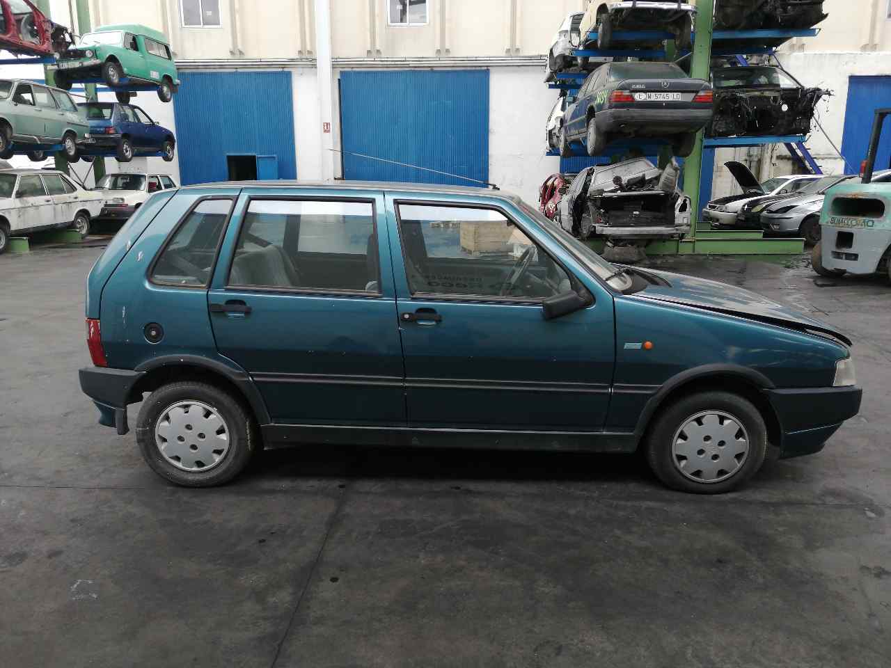 FORD Uno 1 generation (1983-1995) Priekinių dešinių durų veidrodis NEGRO5PUERTAS, NEGRO5PUERTAS+MANUAL 19848138