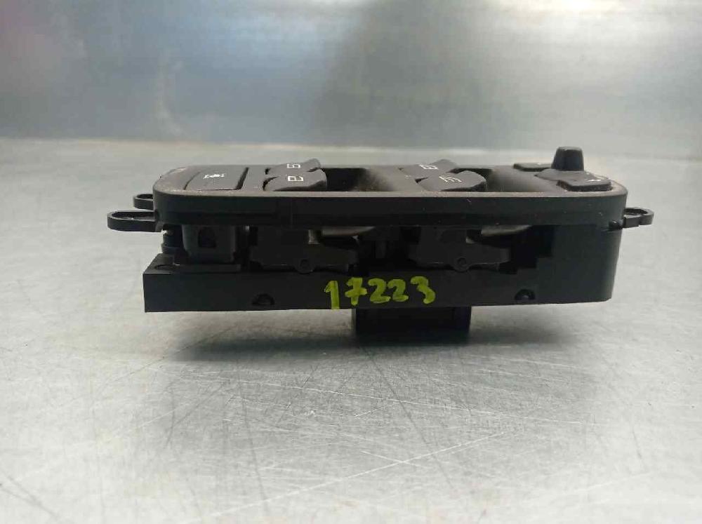 Commande léve-glace avant gauche D4204T 30710787 de Volvo S40 ii (544) 2006-2010 136 CV con 1 km - pieza usada
