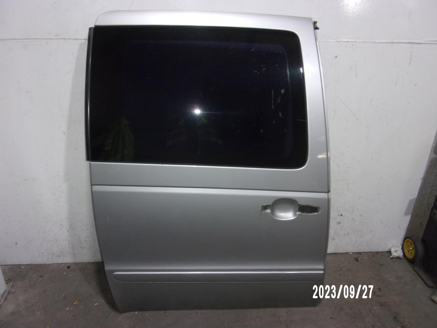 MERCEDES-BENZ Vaneo W414 (2001-2005) Dešinės pusės šoninės durys GRIS, 5PUERTAS 21406971