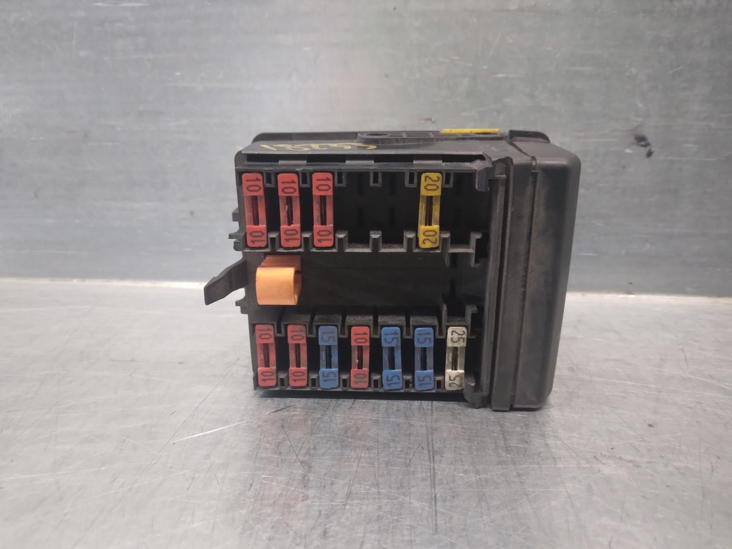 PEUGEOT 406 1 generation (1995-2004) Fuse Box 9608173180 20994755