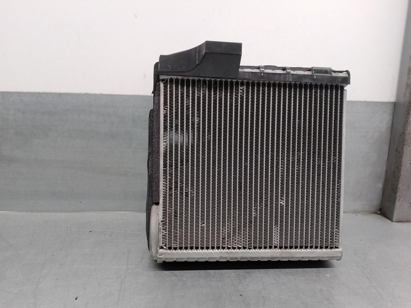 VOLKSWAGEN Passat Variant 1 generation (2010-2024) Air Con Radiator 1K0820679, CZ4475002251, DENSO 24157655