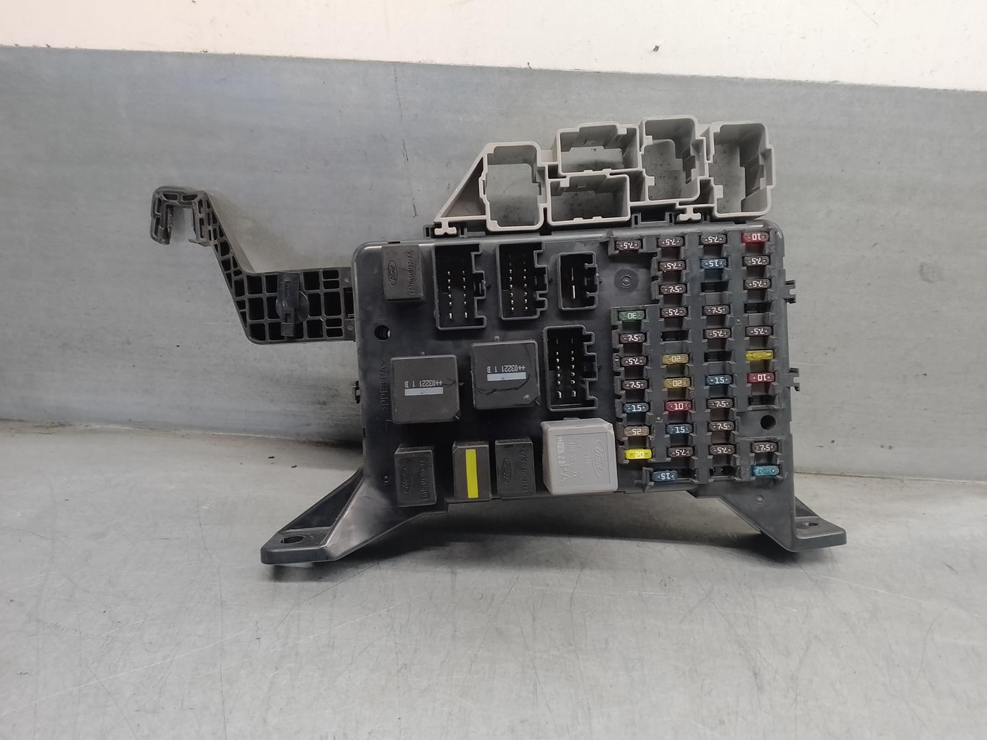 FORD Mondeo 3 generation (2000-2007) Fuse Box 4S7T14A073AA 24204489