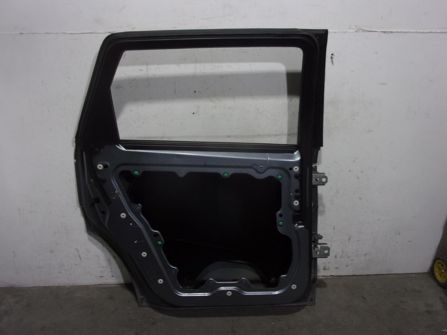 AUDI A4 B7/8E (2004-2008) Rear Left Door 68040233AA, GRISMATE, 5PUERTAS 24208452