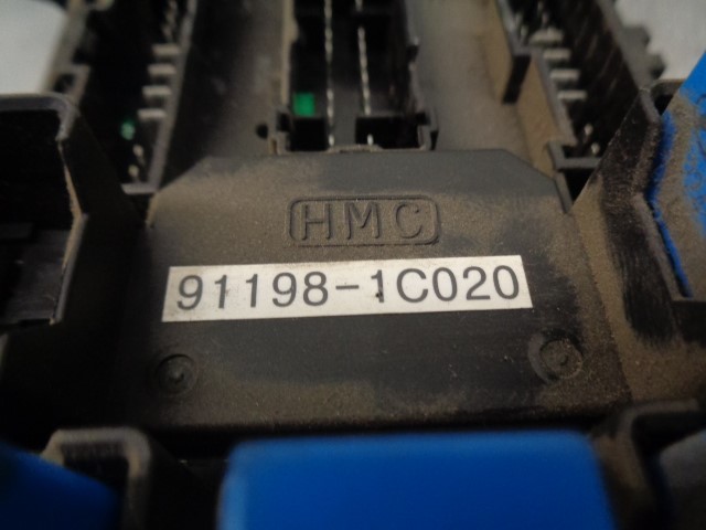 HYUNDAI Getz 1 generation (2002-2011) Fuse Box 911981C020 19877964