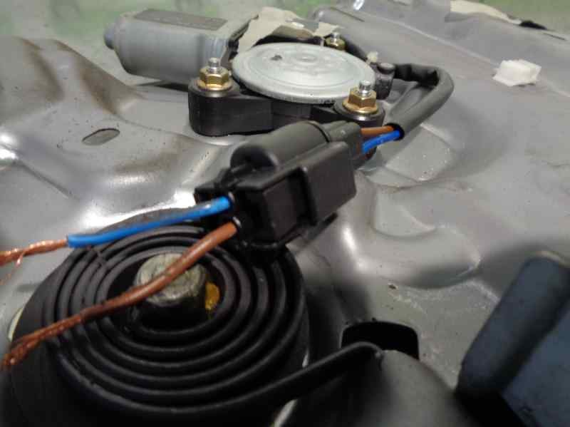 Elevalunas trasero izquierdo D4EA 9881026200 de Hyundai Santa fé i (sm) 2001-2006 113 CV con 1 km - pieza usada