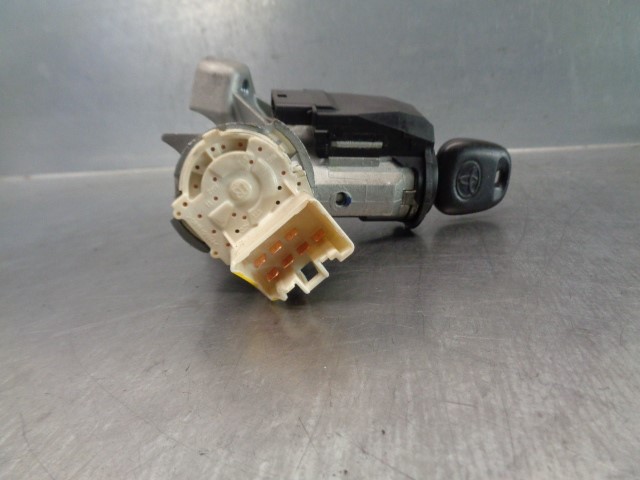 TOYOTA Yaris 2 generation (2005-2012) Ignition Lock 450200D030, N0502241, VALEO 19896904