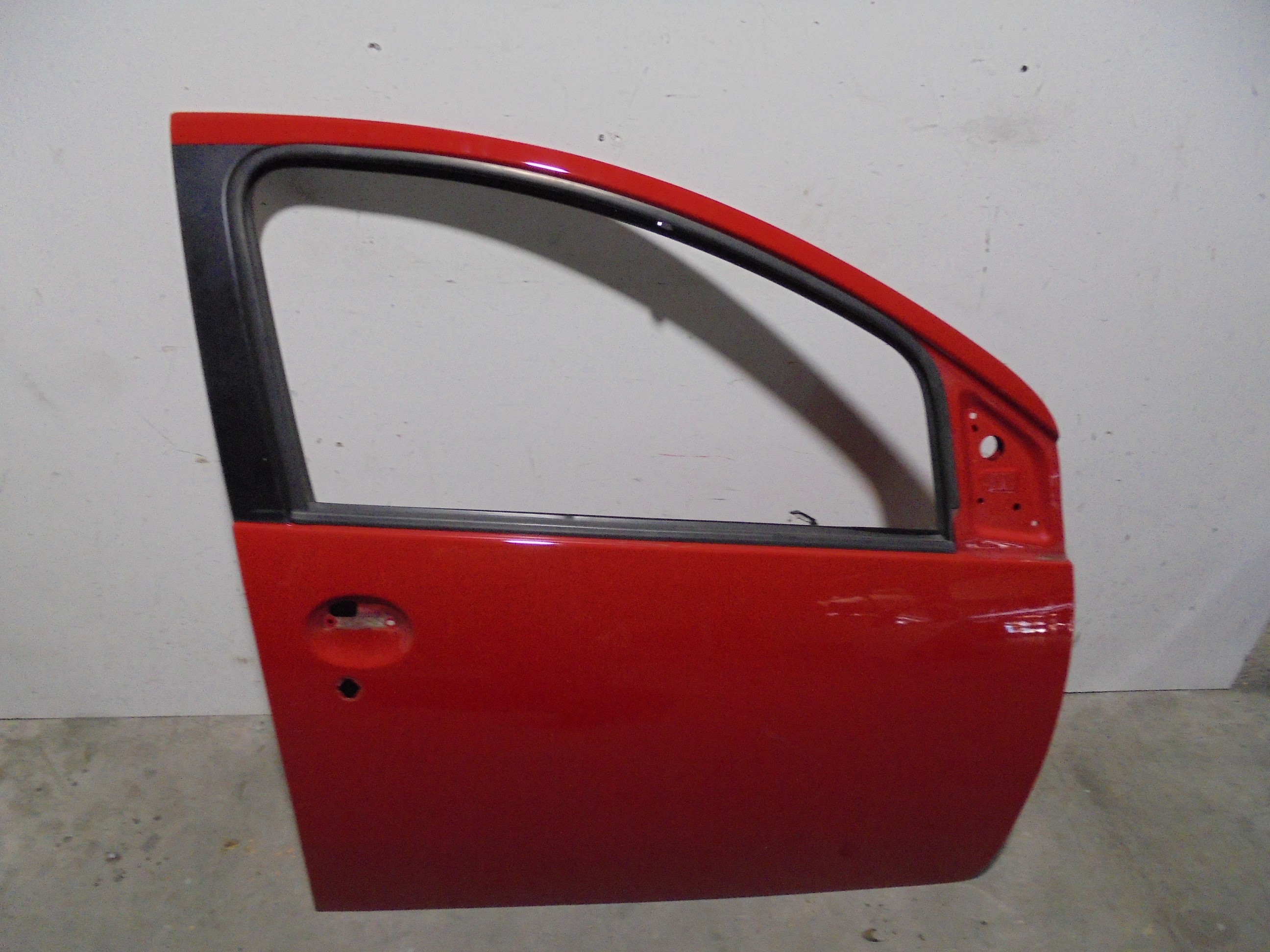 CHEVROLET Aygo 1 generation (2005-2014) Front Right Door ROJA, 5PUERTAS, 670010H010+ 19764228