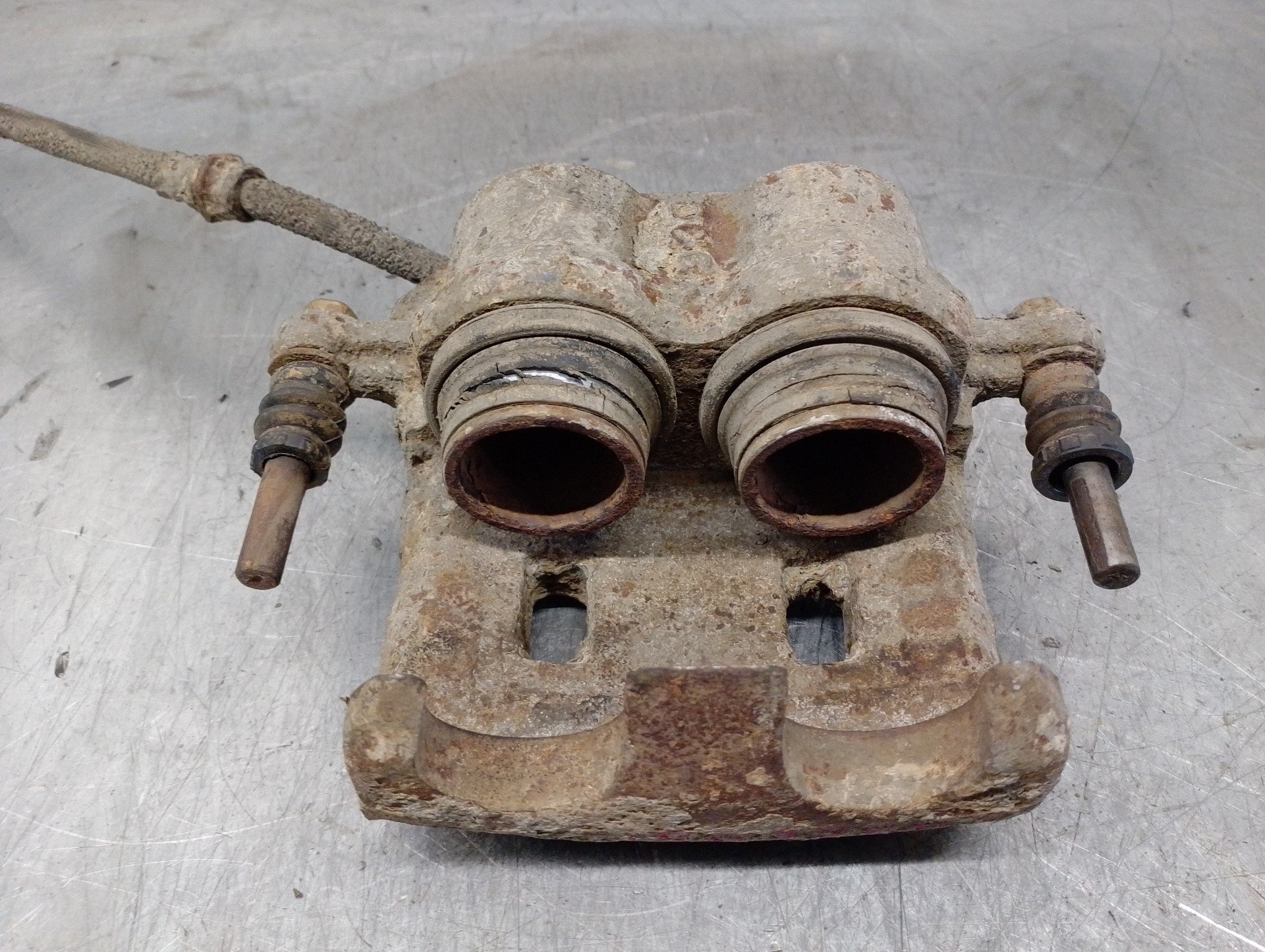 Right front brake caliper WL 1454526 de Ford Ranger (et) 2005-2012 143 CV con 244000 km - pieza usada