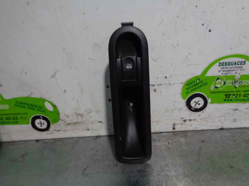 RENAULT Modus 1 generation (2004-2012) Rear Right Door Window Control Switch 8200635069 19653524