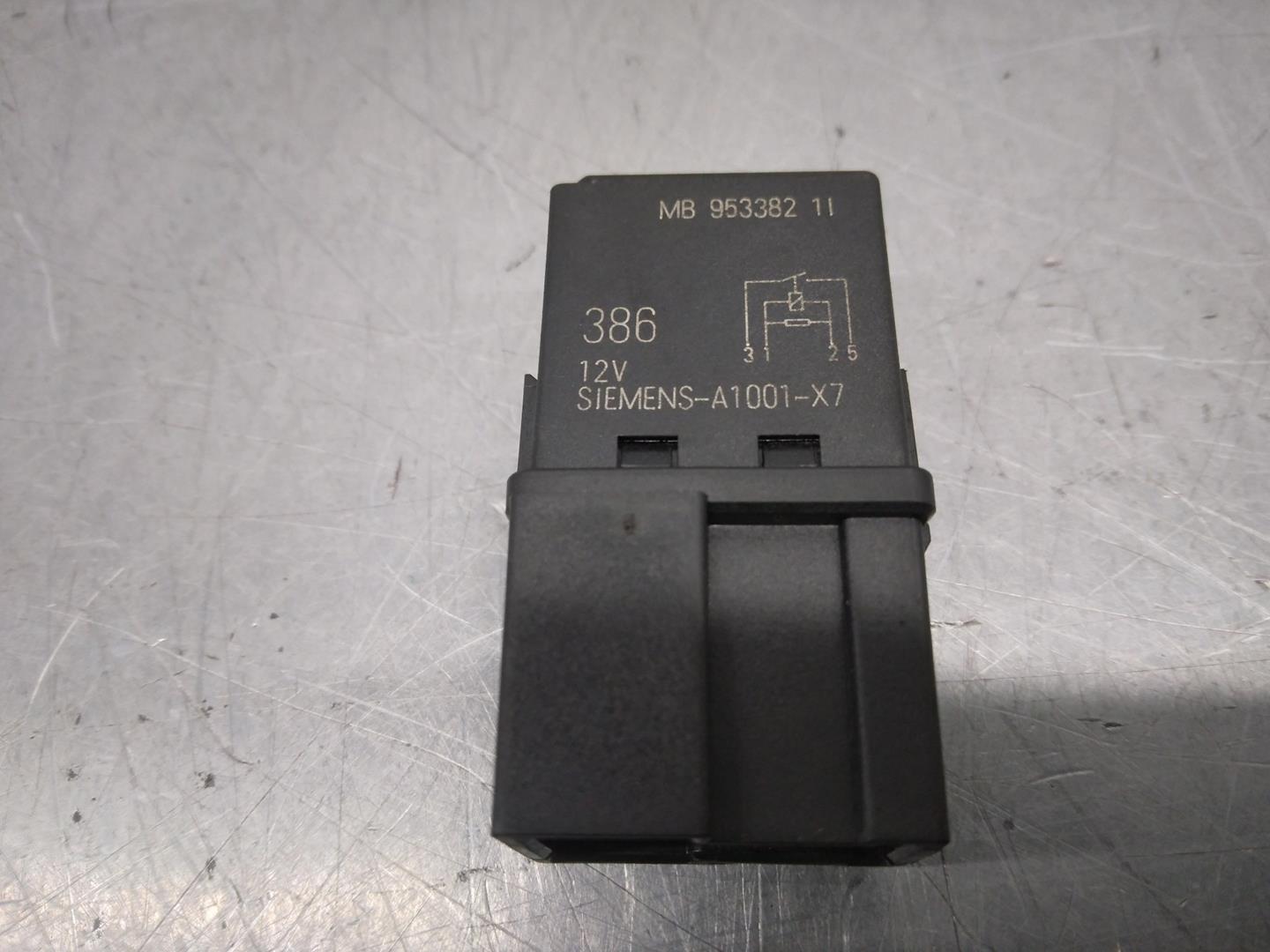 VOLVO S40 1 generation (1996-2004) Relays MB953382 24153503