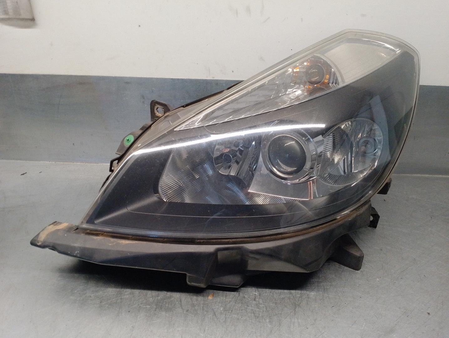 RENAULT Clio 3 generation (2005-2012) Front Left Headlight 8200261610,89900161,5PUERTAS 21728215