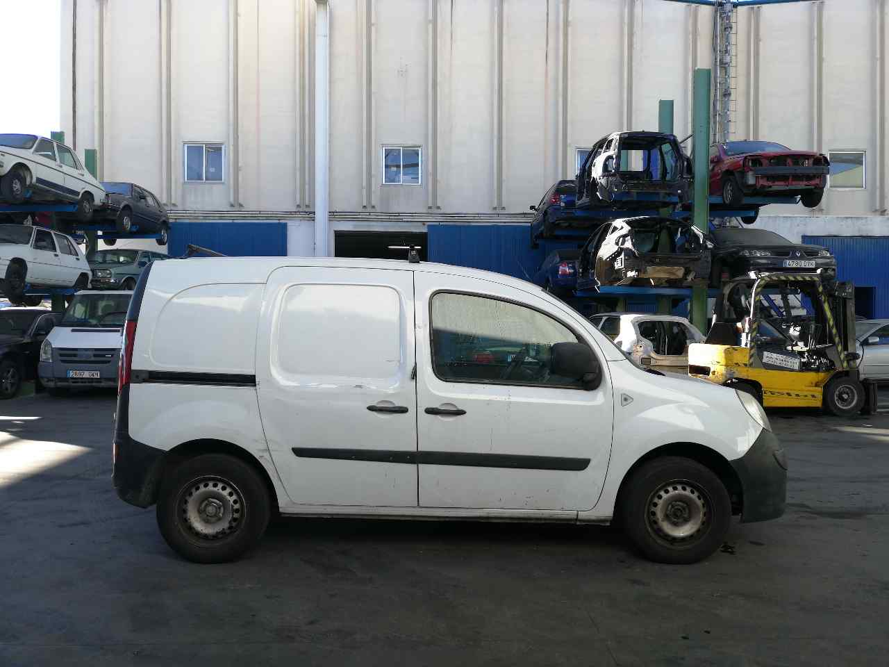 CHEVROLET Kangoo 2 generation (2007-2021) Priekinių kairių durų stiklo pakelėjas 2PINES, 5PUERTAS, 402087A+ 19787449