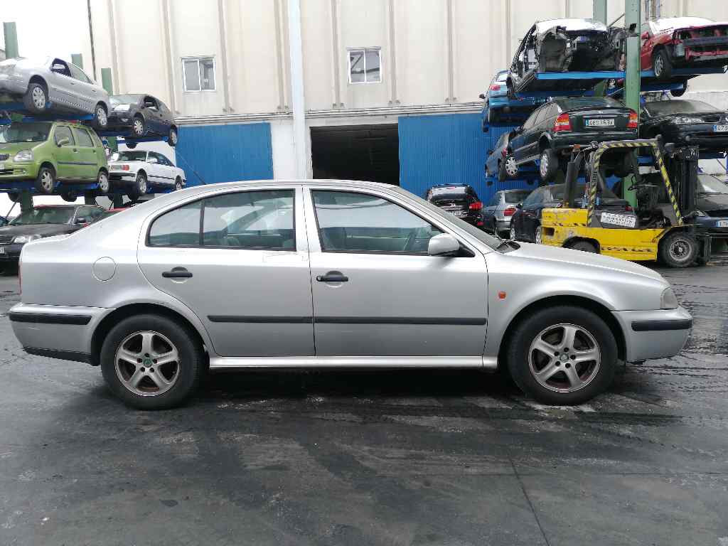 VAUXHALL Octavia 1 generation (1996-2010) Priekinių kairių durų išorinė rankenėlė 21695450