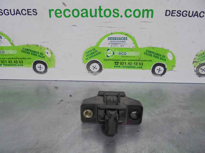 RENAULT Clio 2 generation (1998-2013) Замок крышки багажника 3PUERTAS 19574895