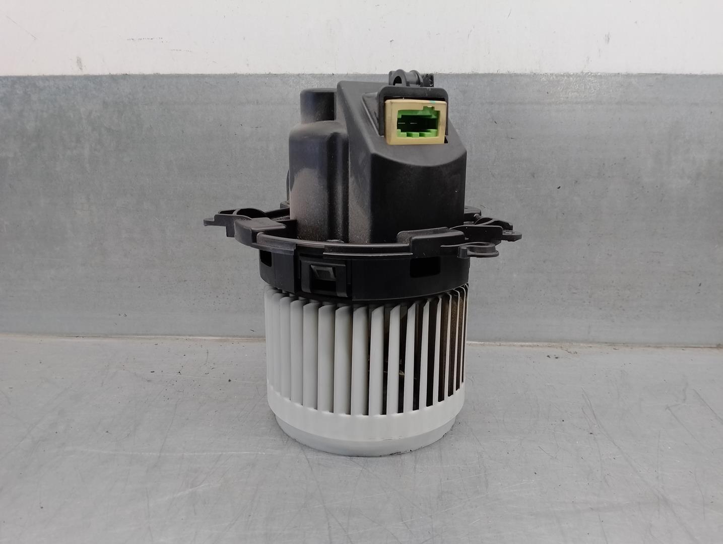 DACIA Logan 2 generation (2013-2020) Нагревательный вентиляторный моторчик салона 5P3730100 21623445