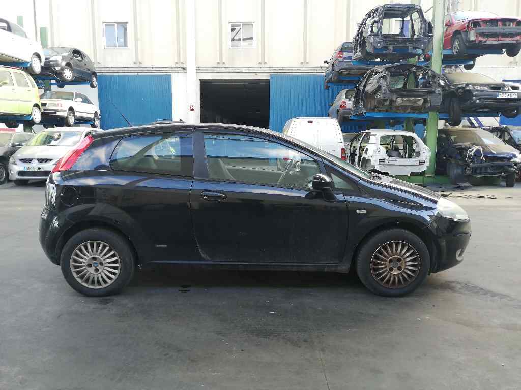 FIAT Grande Punto 1 generation (2006-2008) Jobb hátsó ködlámpa PARAGOLPES,PARAGOLPES+51718011 19747849