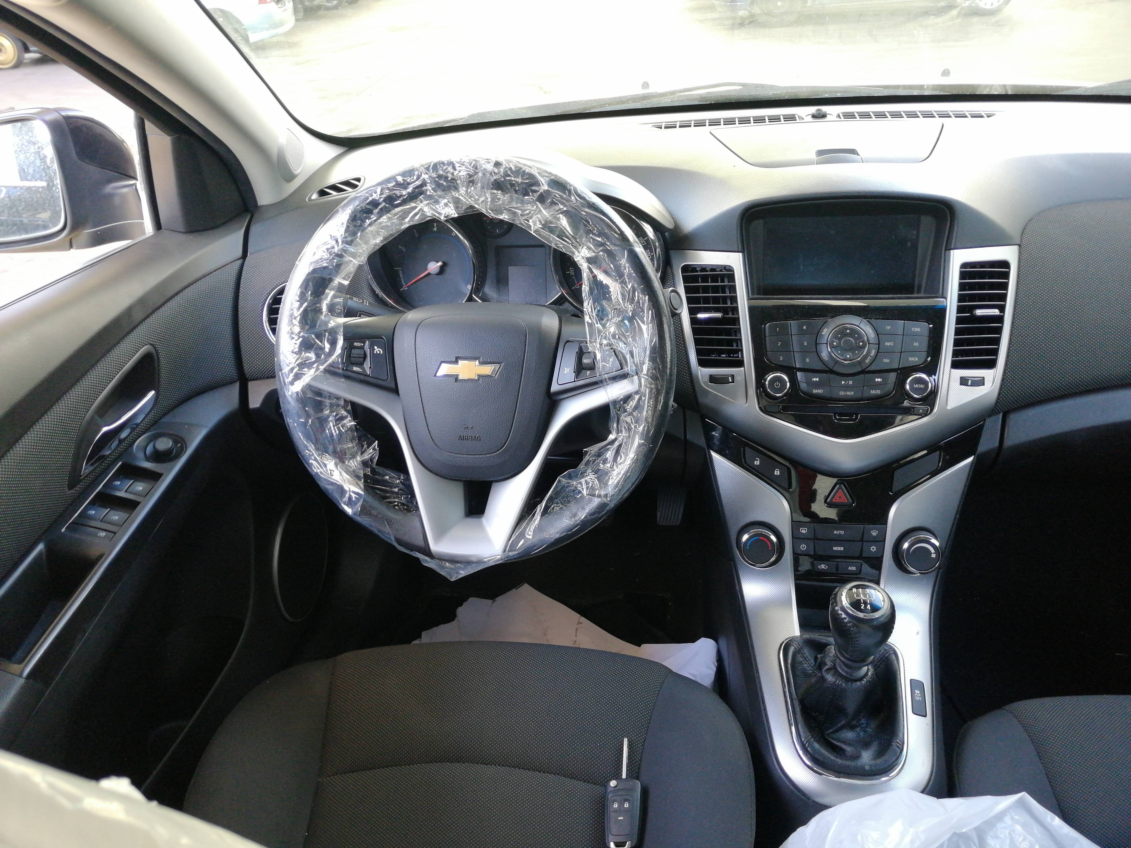 CHEVROLET Cruze 1 generation (2009-2015) Левая задняя внутренняя ручка открытия 19768703